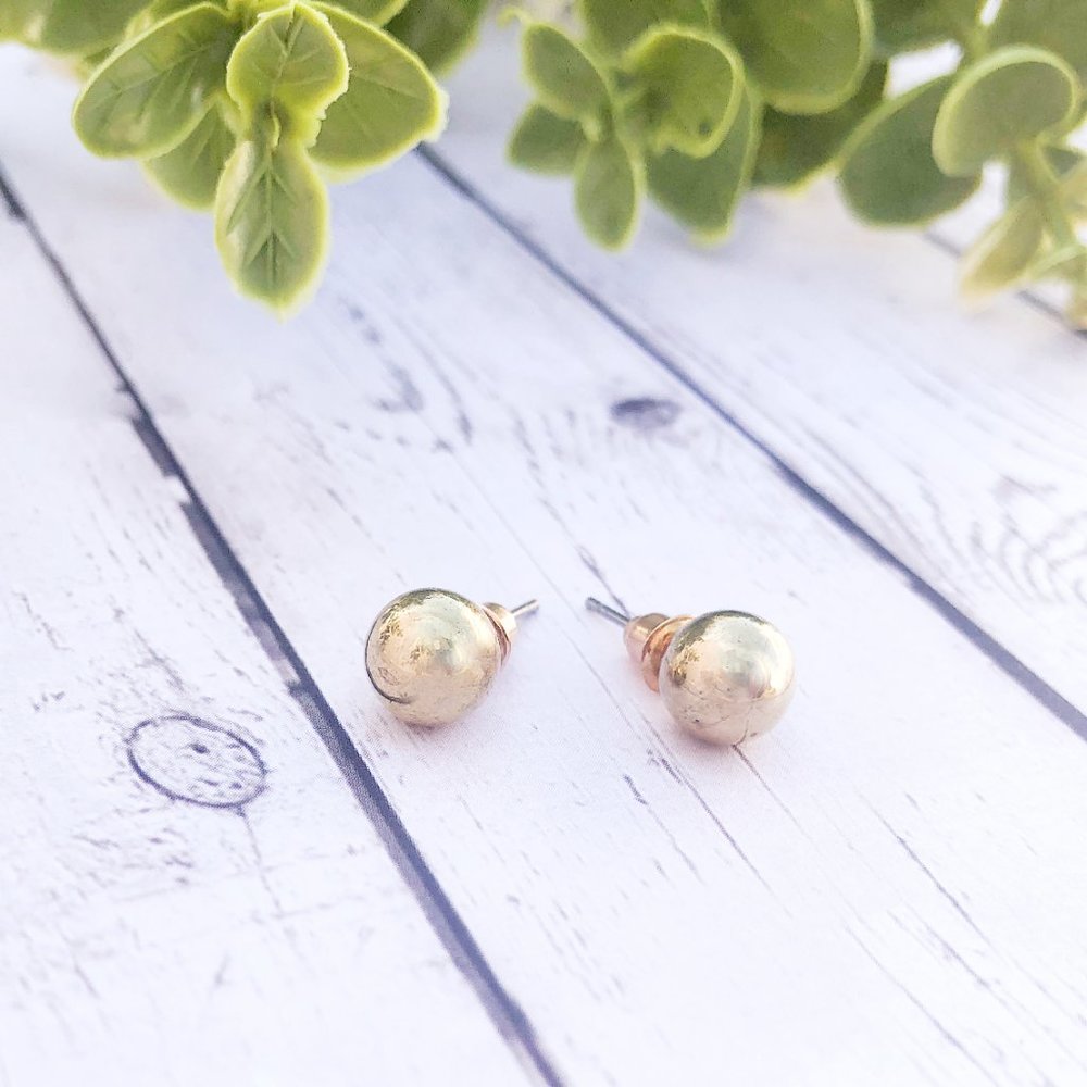 FASHION GOLD BALL STUD EARRINGS- NEW!